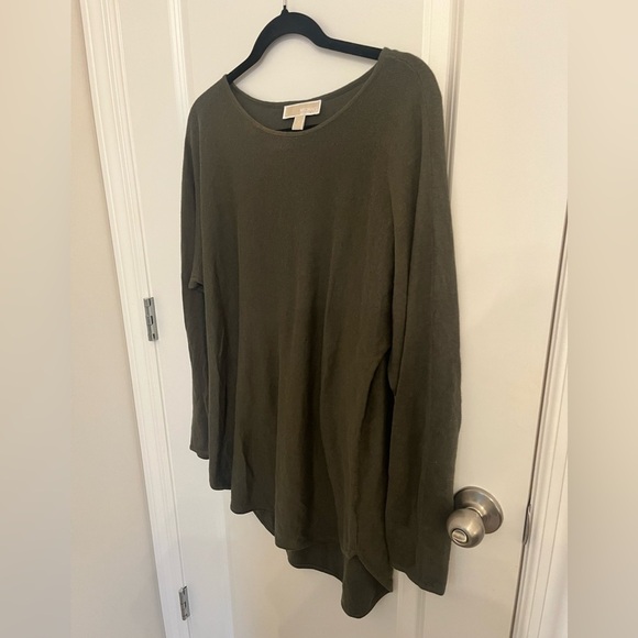 Michael Kors Olive Green Oversized Soft Sweater Size Medium - Picture 3 of 10